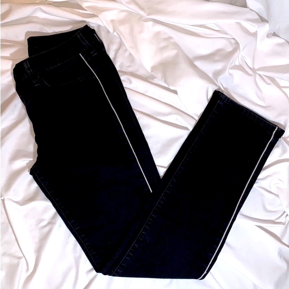 Black❣️White ❤️ Colors ❤️ Jeans ❤️ ❤️ ❤️ ❤️❤️❤️❤️❤️❤️❣️❤️❤️❣️